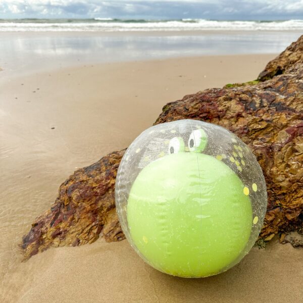 S413DBBC_L_2 3D Inflatable Beach Ball – Cookie the Croc Light Khaki
