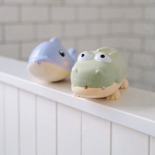 S41ASDOL_L_2 Water Squirters – Dolphin Pastel Lilac