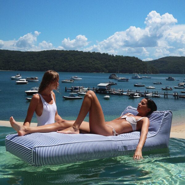 S41LLNVY_L_2 Luxe Lie-On Lounger Float – Le Weekend Navy