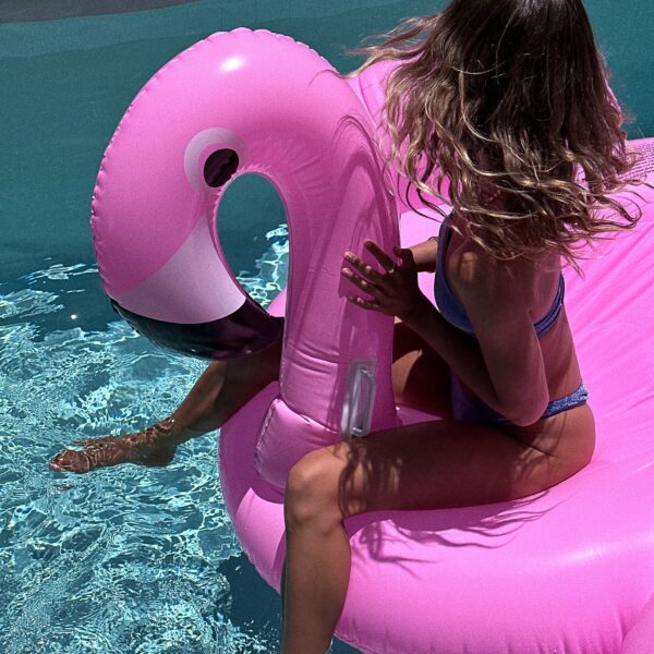 Luxe Ride-On Float – Rosie the Flamingo Bubblegum Pink