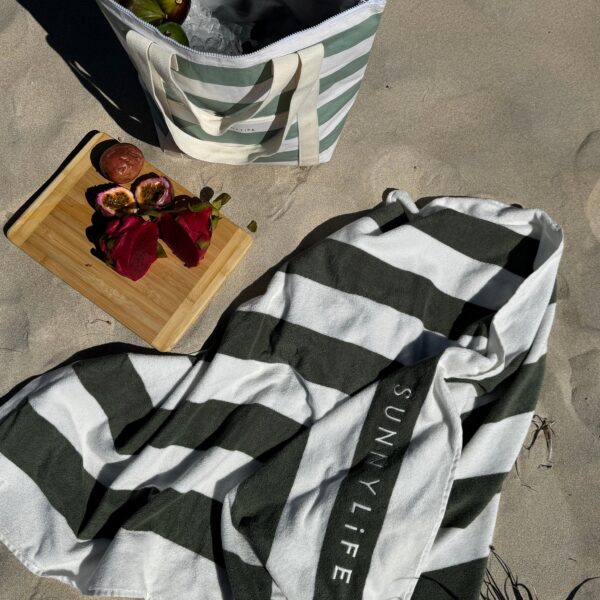 S51NCTWS_L_1 Light Cooler Tote – La Palma Sage Stripe