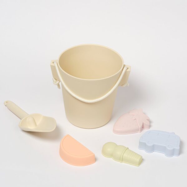 S51SSBML_4 Silicone Bucket & Spade Set – Apple Sorbet Multi